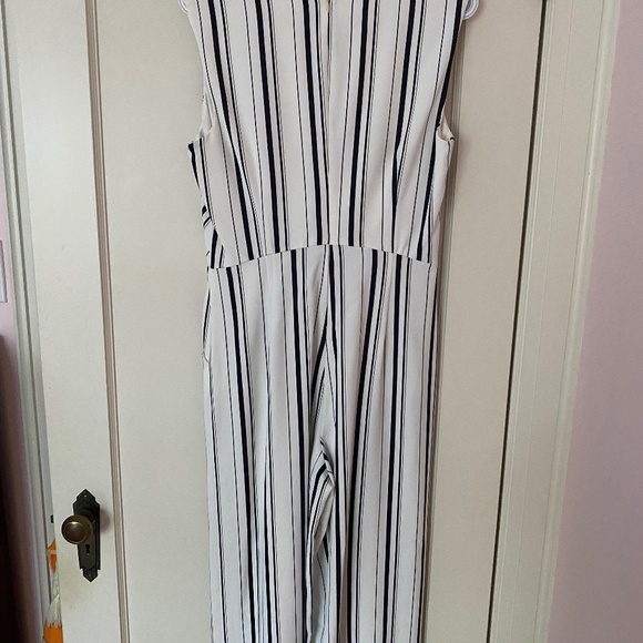 Le Chateau dressy jumpsuit, size M in white with blue stripes - Picture 2 of 6